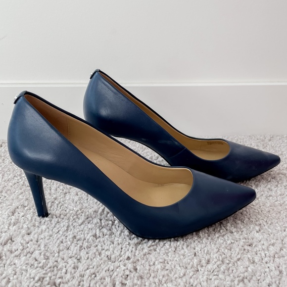 Navy Blue Michael Kors Heels - Picture 2 of 7